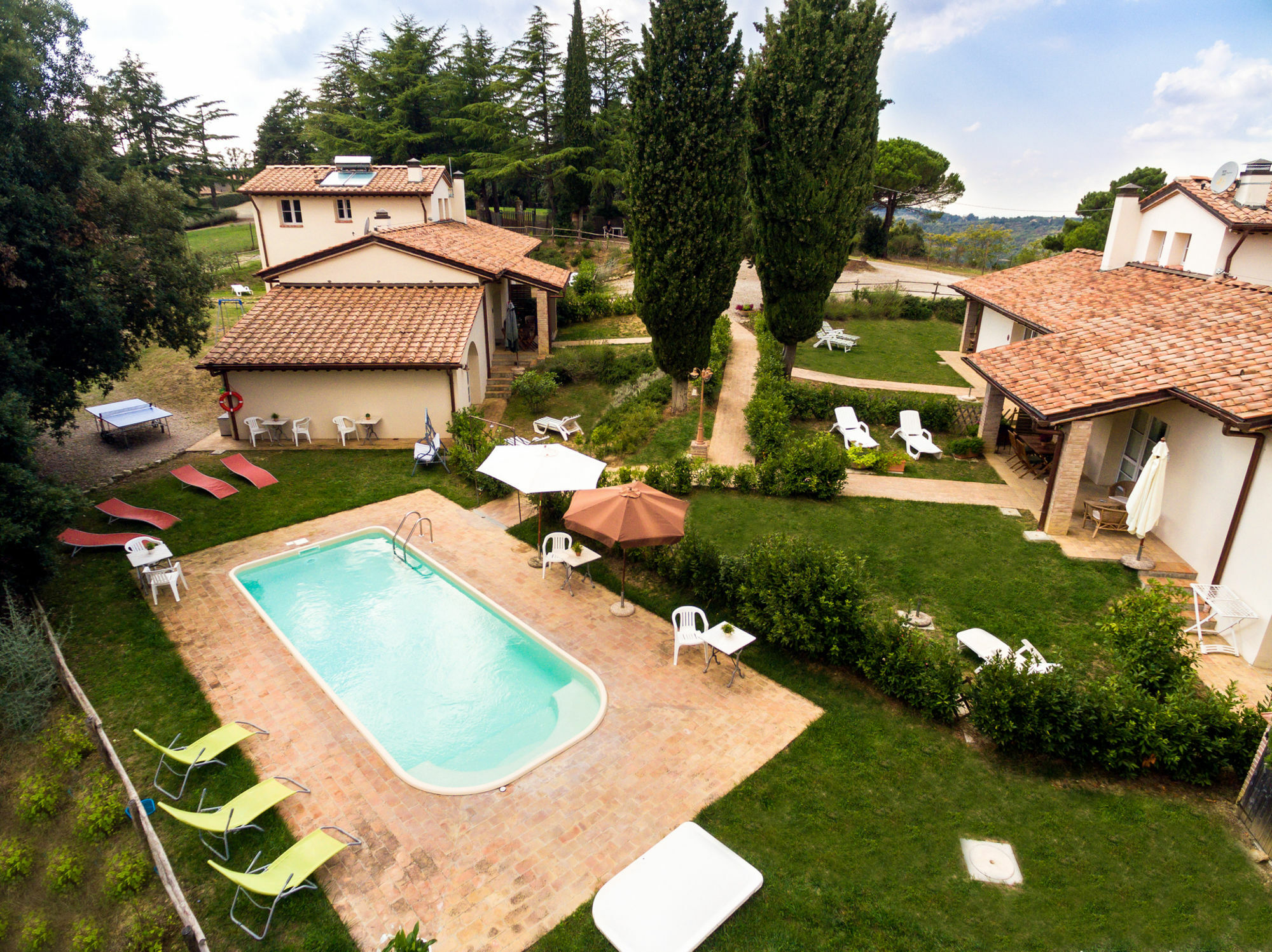 Borgo Le Colline Luxury Agriturismo In Tuscany Гамбасси-Терме Экстерьер фото