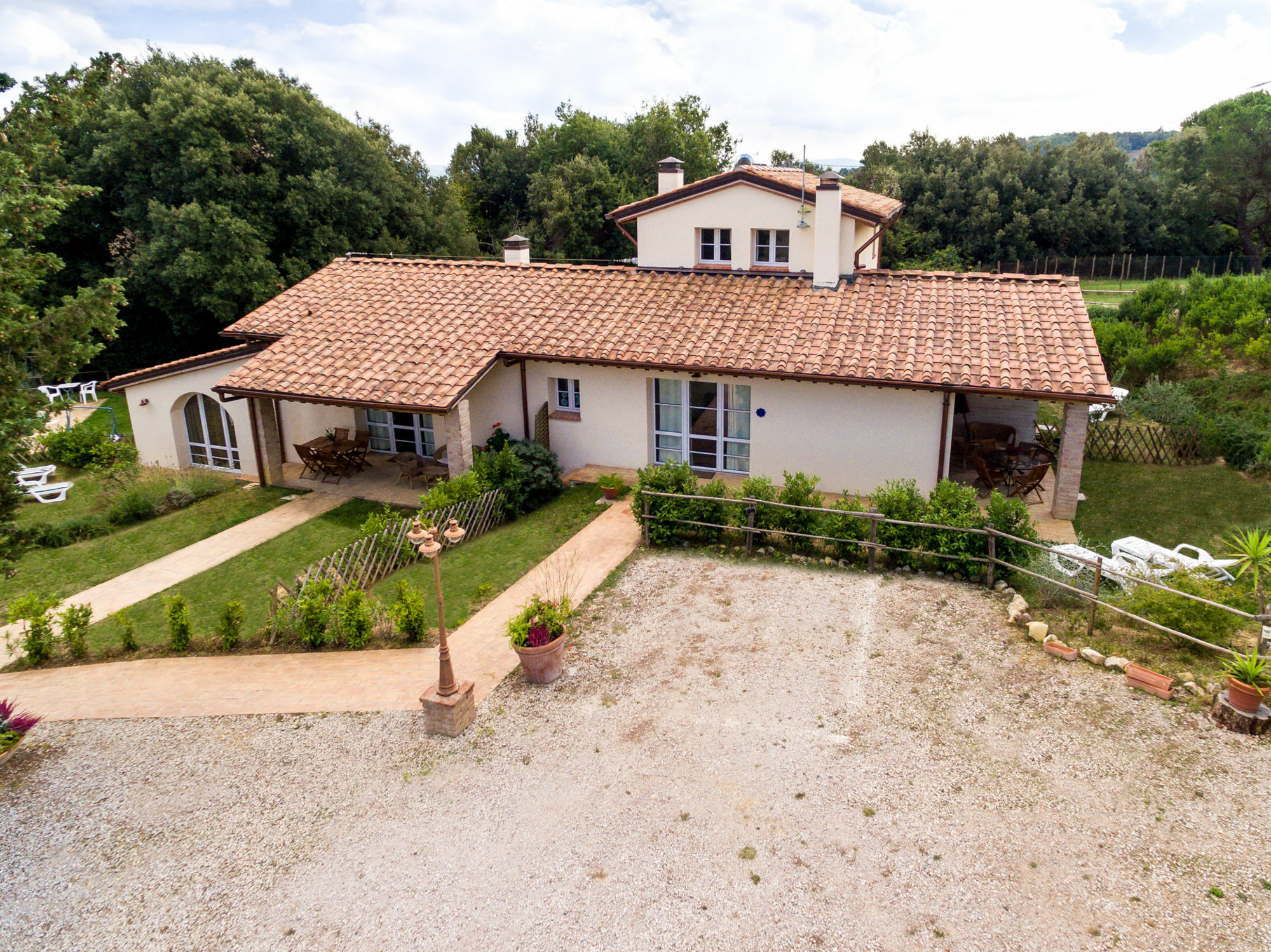 Borgo Le Colline Luxury Agriturismo In Tuscany Гамбасси-Терме Экстерьер фото